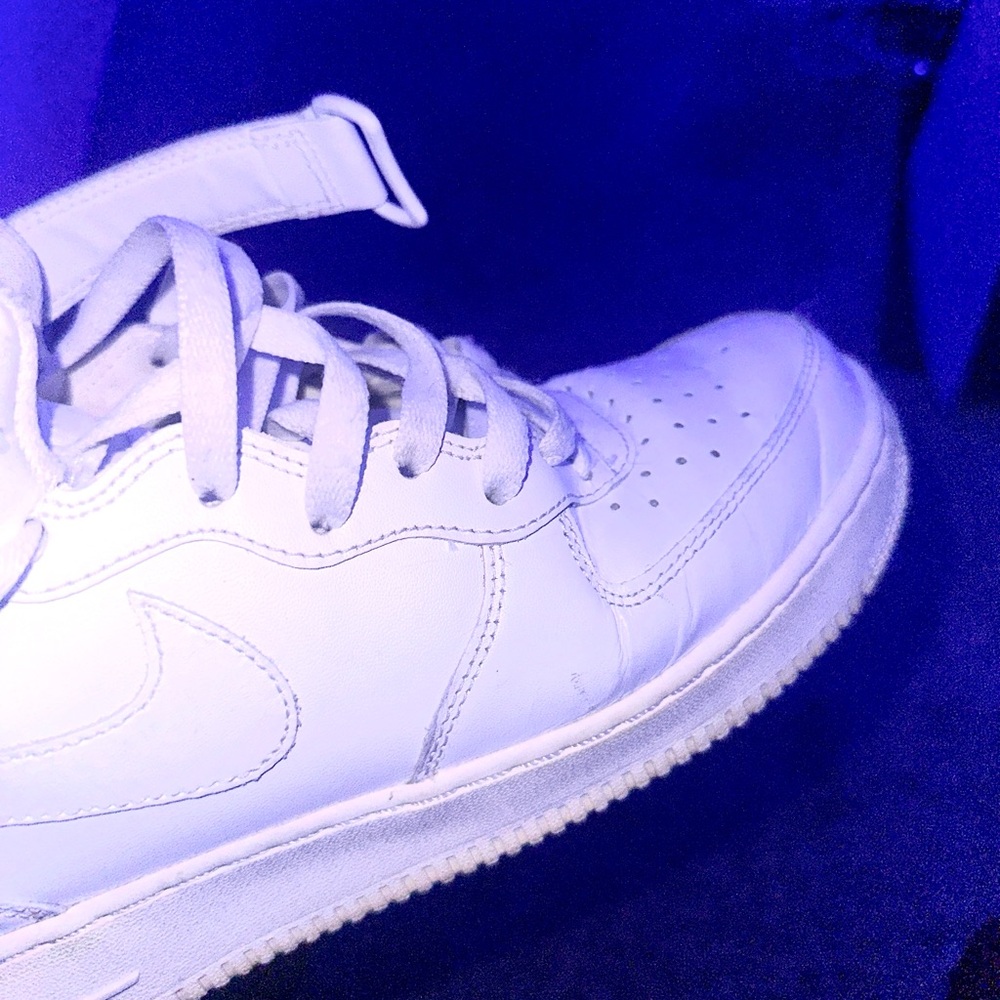 Nike White Leather Sneakers